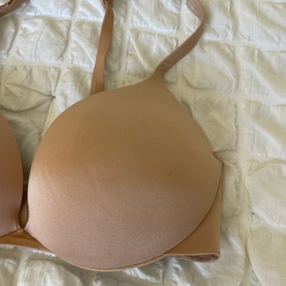 SKIMS Nude Underwire Bra - Picture 5 of 8